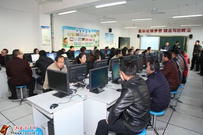 延安市举办中小学校机器人控制模块应用培训会