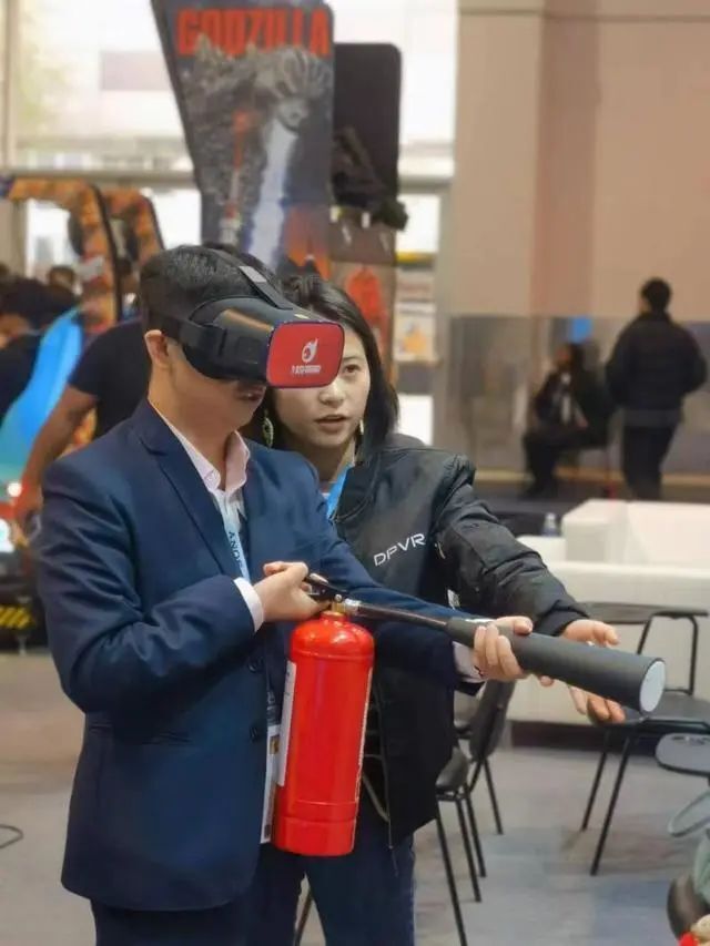 VR跑步机、气味模拟、体感反馈衣 2024中国VR/AR产业博览会培训学校产品亮点