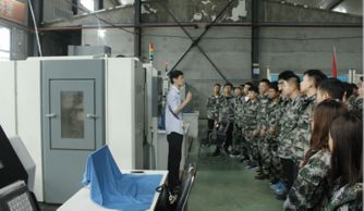 校史传承与技能启迪 新生参观实训工厂与实验室纪实