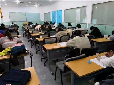 江苏五年制高职生自学备考专转本，成功率几何？培训学校是必选项吗？